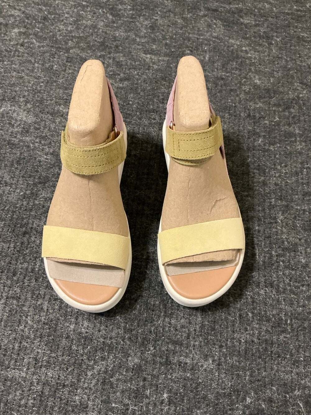 Sorel Cameron Flatform Sandals Womens Size Tranquil Yellow and Chalk B10S5